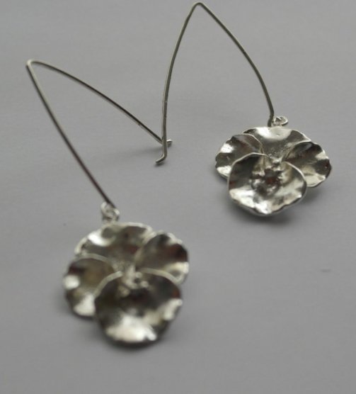 andrea-cardona-aretes-en-plata-orquidea-en-plata