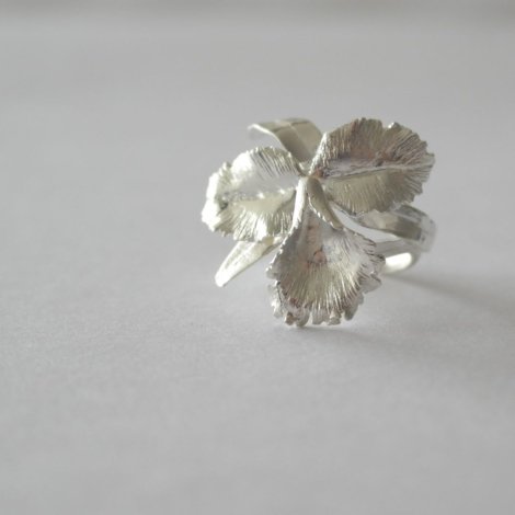 dauntless-andrea-cardona-anillo-en-plata-cattleya-orquidea-de-colombia