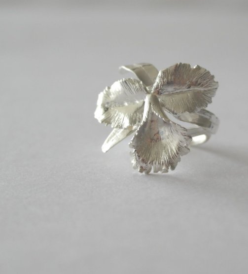 dauntless-andrea-cardona-anillo-en-plata-cattleya-orquidea-de-colombia