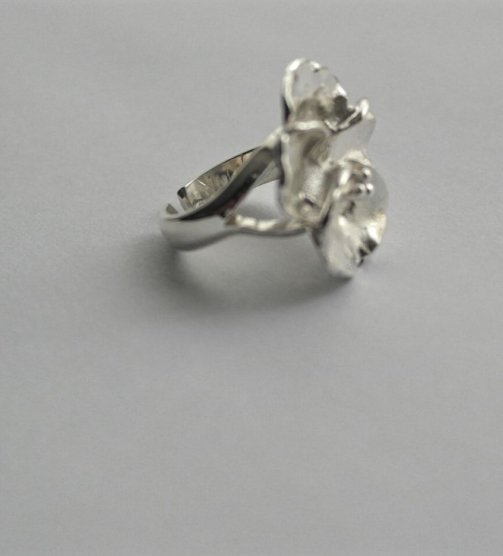 dauntless-andrea-cardona-anillo-en-plata-flor-orquidea