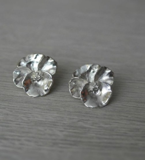 dauntless-andrea-cardona-aretes-en-plata-topos