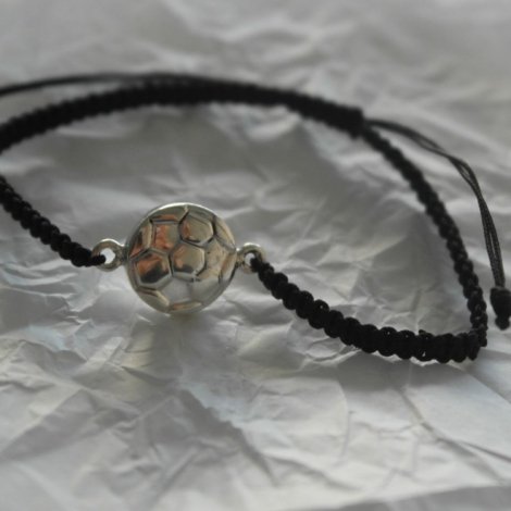 dauntless-andrea-cardona-futbol-soccer-plata-pulsera-hilos