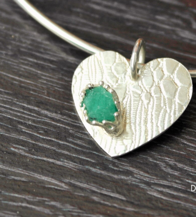 collar_esmeralda_y_corazon_4_copia