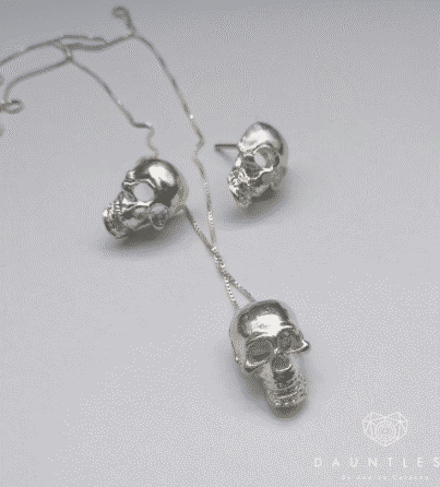 dauntless-andrea-cardona-calaveras-envejecidas-en-plata (3)